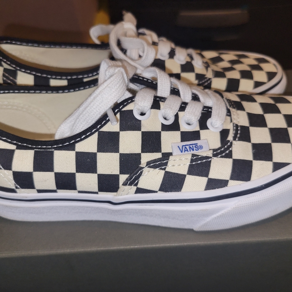 Checkered vans - Picture 2 of 3